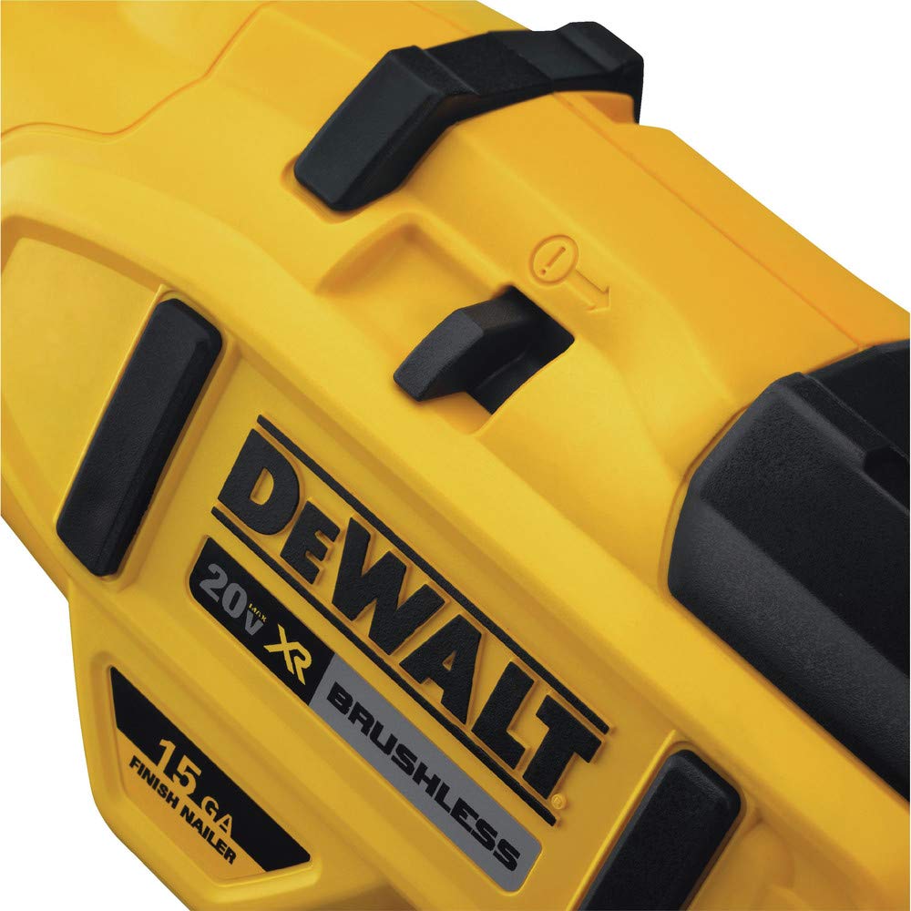 20V MAX XR 15 Gauge Angled Finish Nailer Q354992