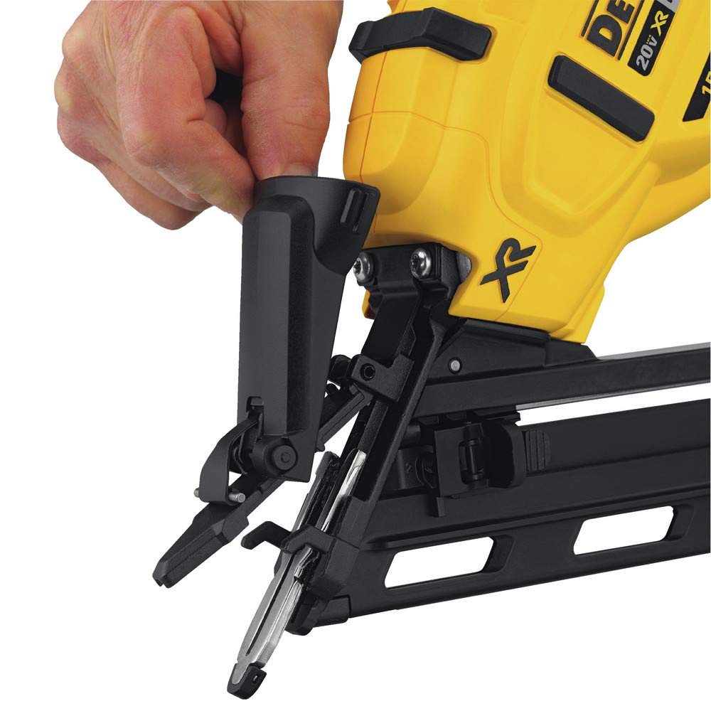 20V MAX XR 15 Gauge Angled Finish Nailer Q354992