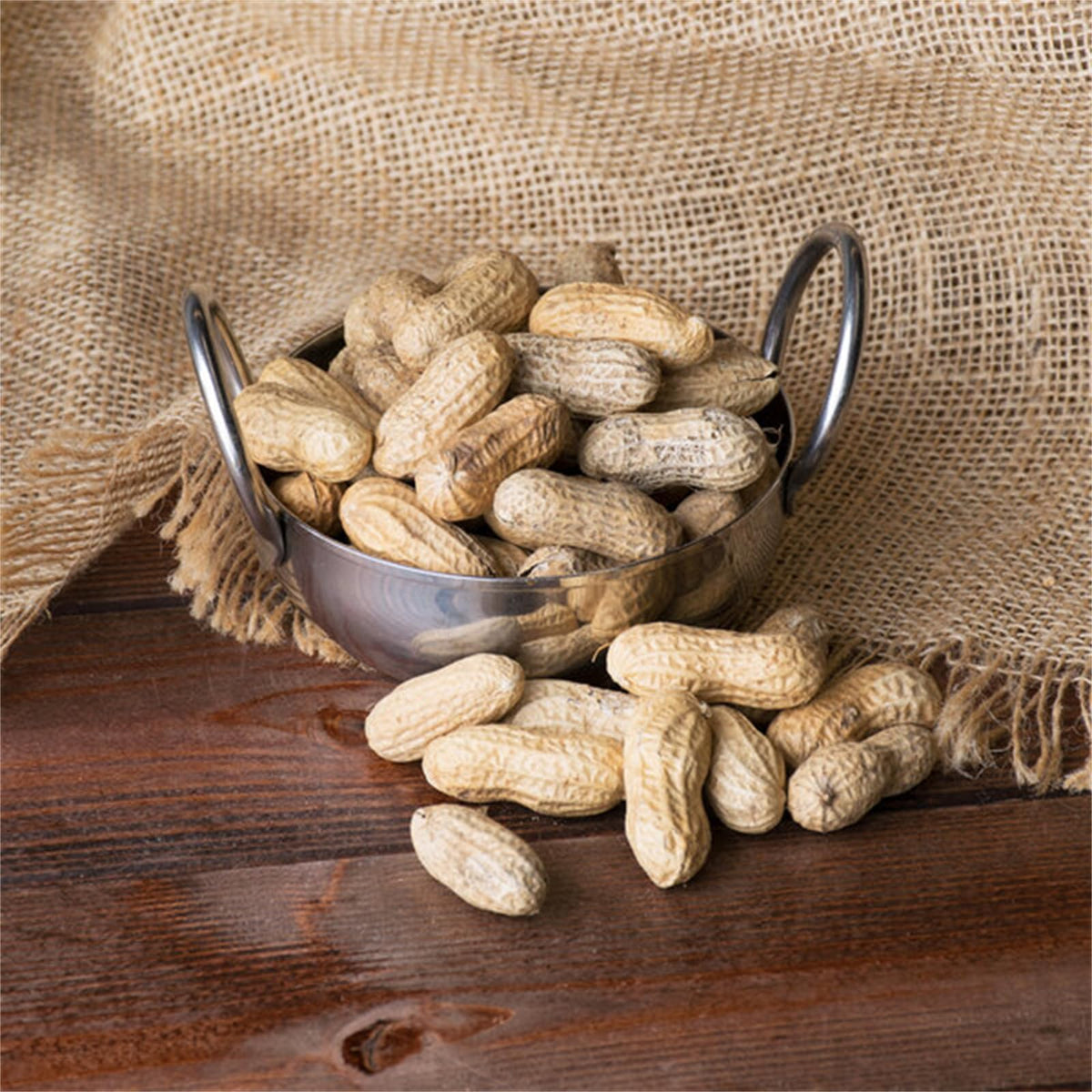 Roasted Unsalted in-Shell Peanuts 25 lb N462